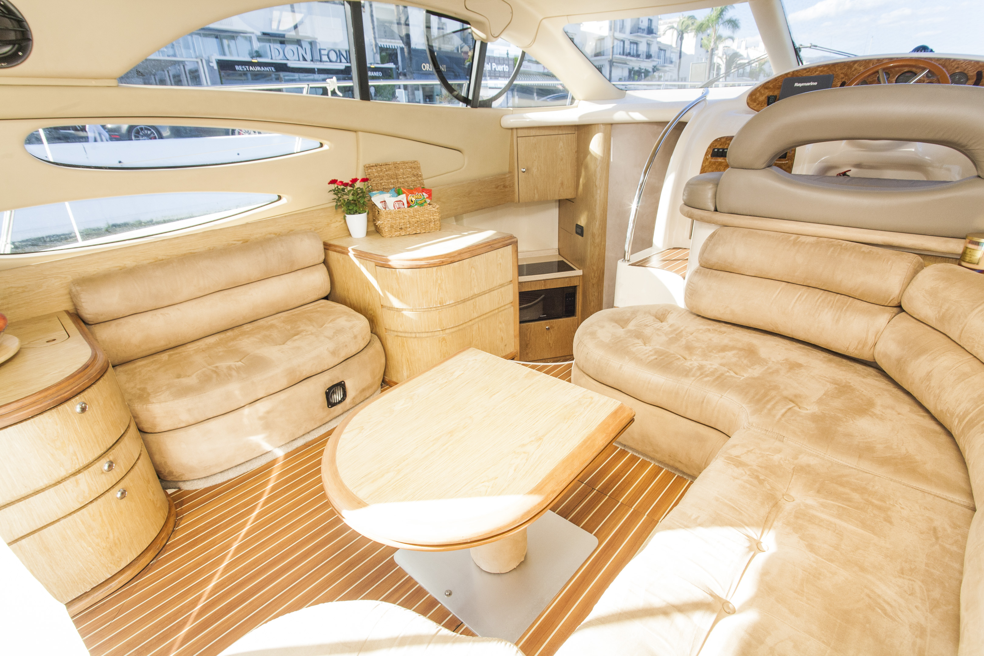 Azimut 39 Fly flybridge