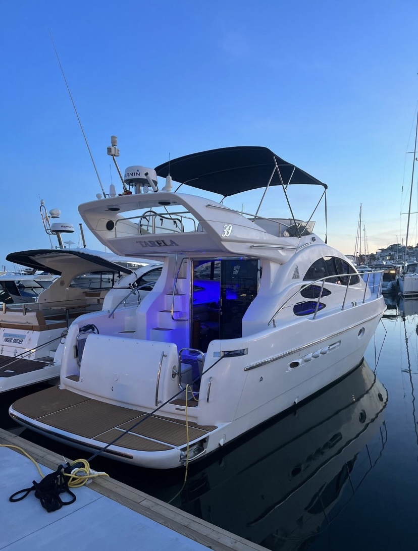 Azimut 39 Fly flybridge