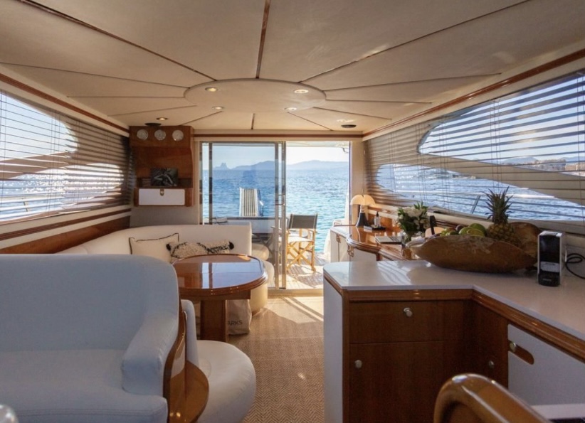 Doqueve Majestic 46 interior