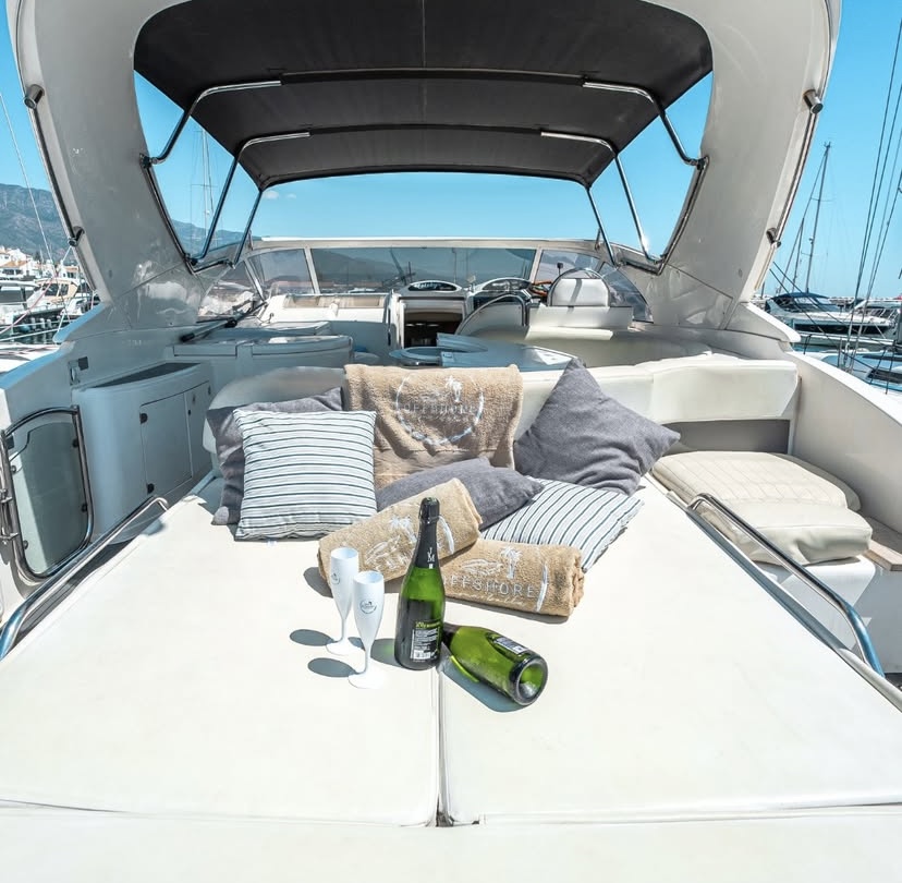 Fairline Targa 43 interior