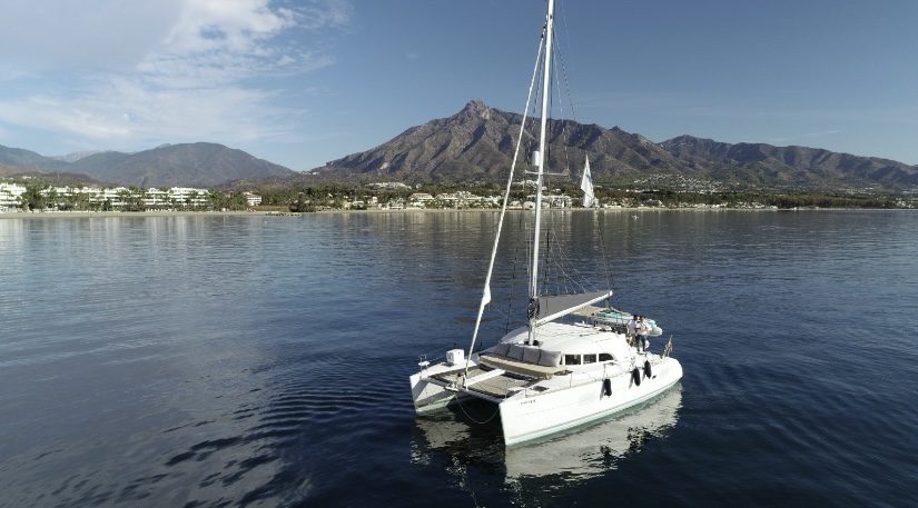 Lagoon 380 interior