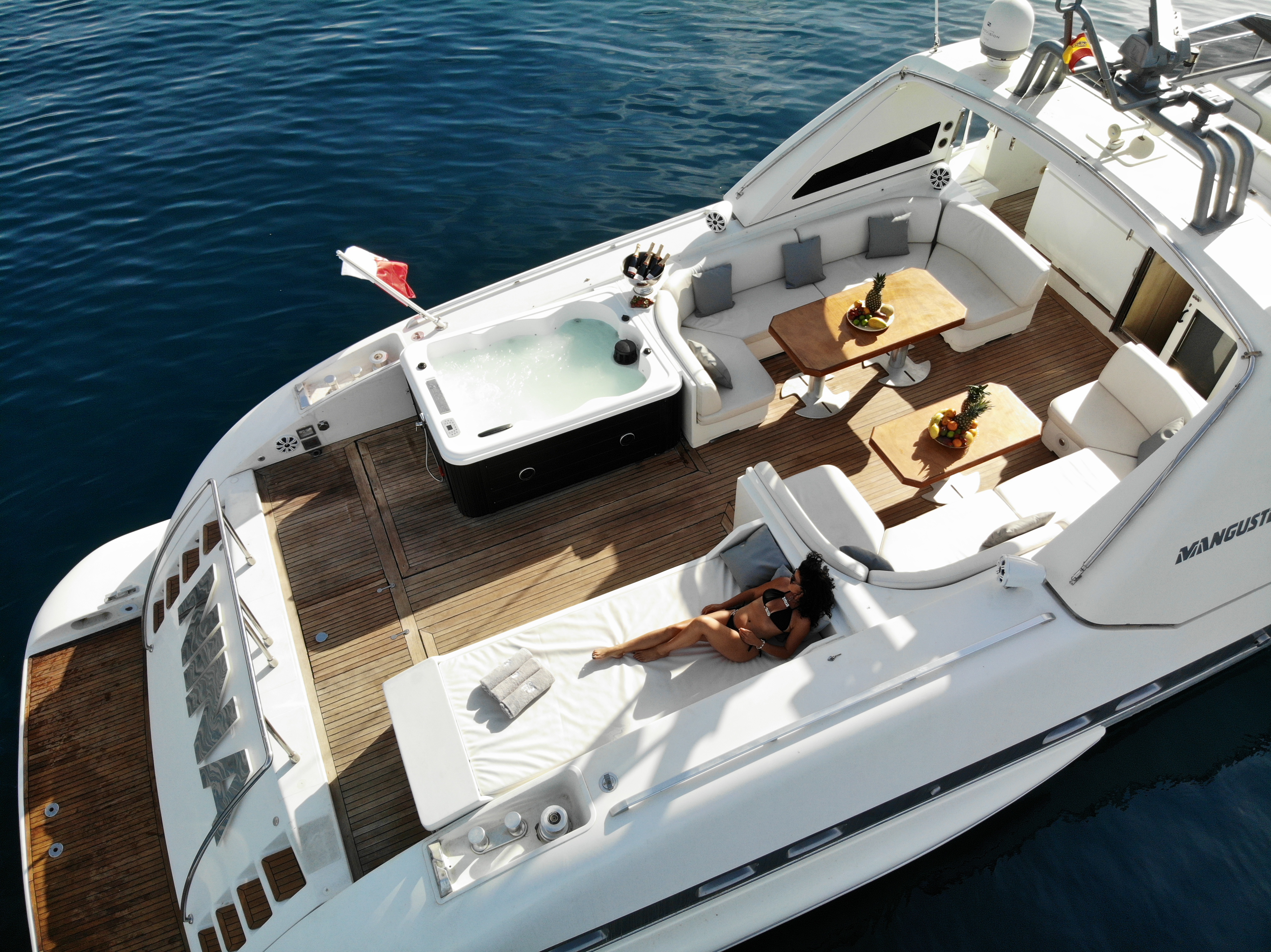 Mangusta 80 interior