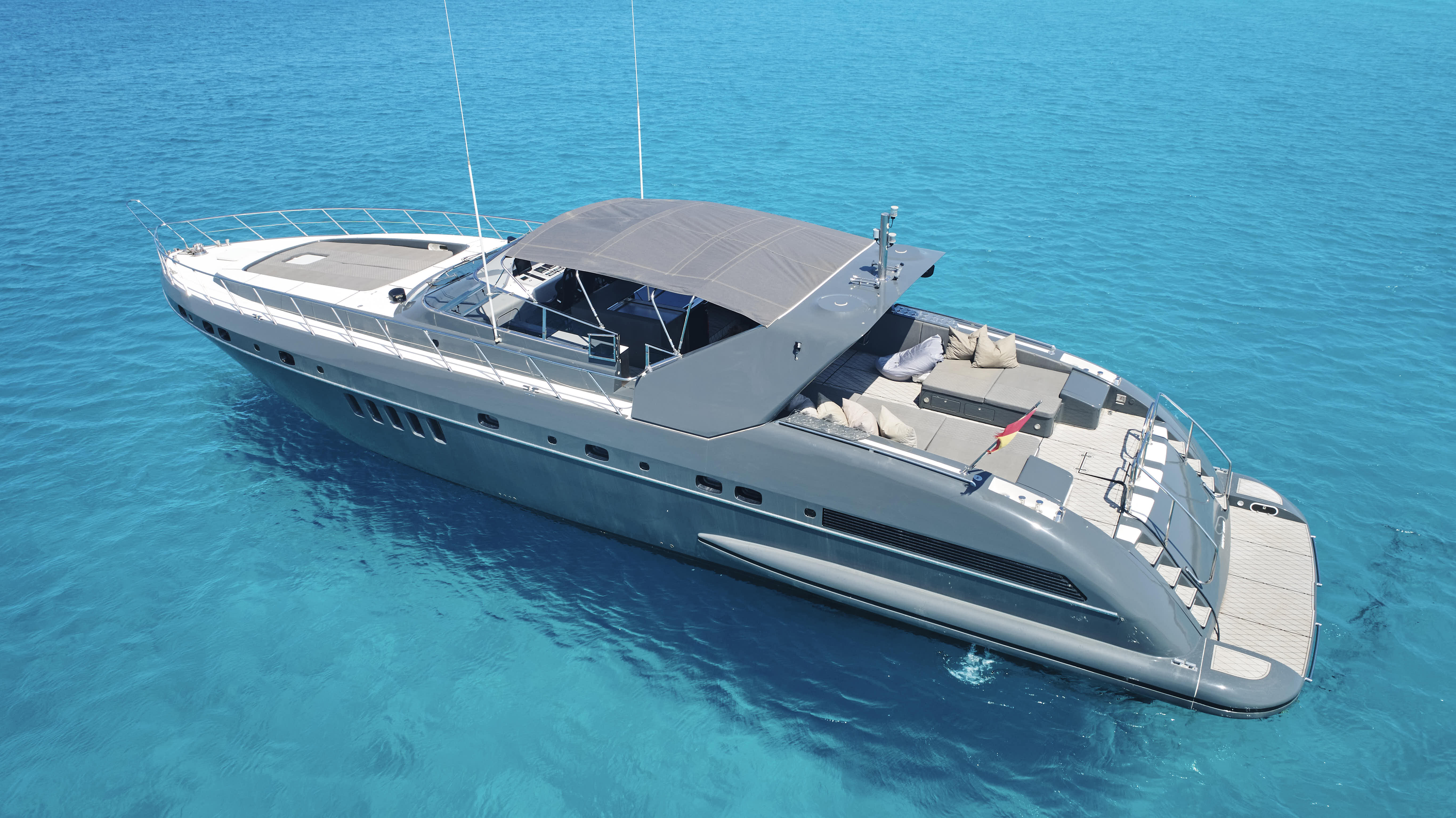 Mangusta 80 cubierta
