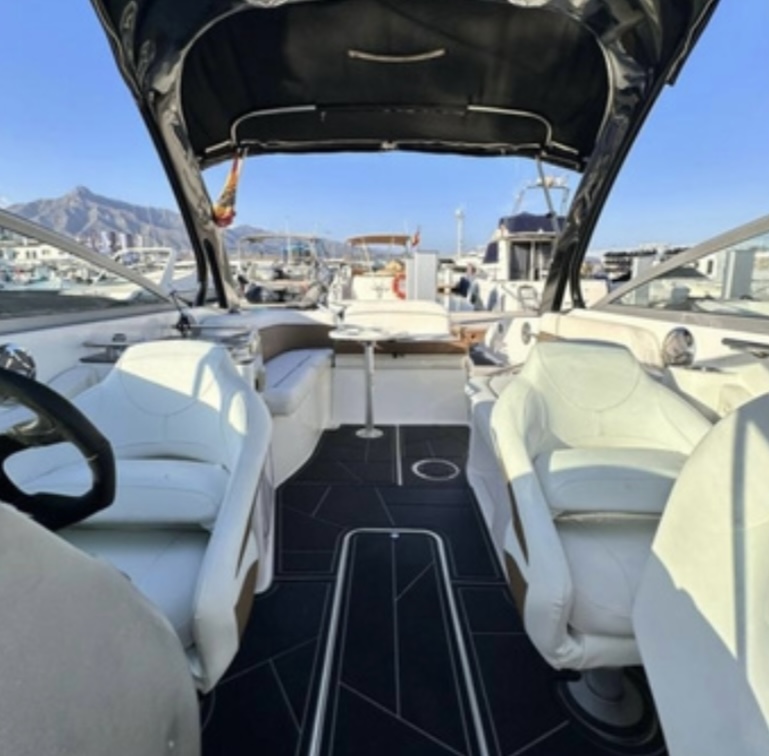 Rinker 296 Captiva navegando