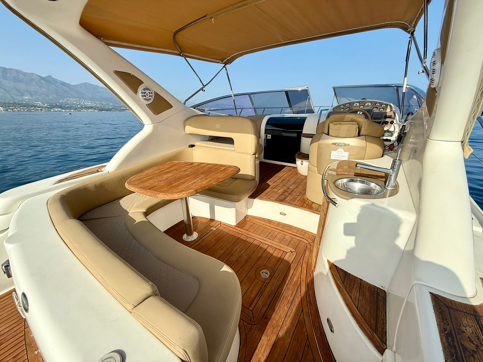Sessa C35 interior